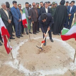 دزفول - ایرنا - عملیات احداث بزرگترین مرغداری خوزستان با اعتبار یک هزار و ۲۰۰ میلیارد ریال در بخش فتح المبین شوش آغاز شد